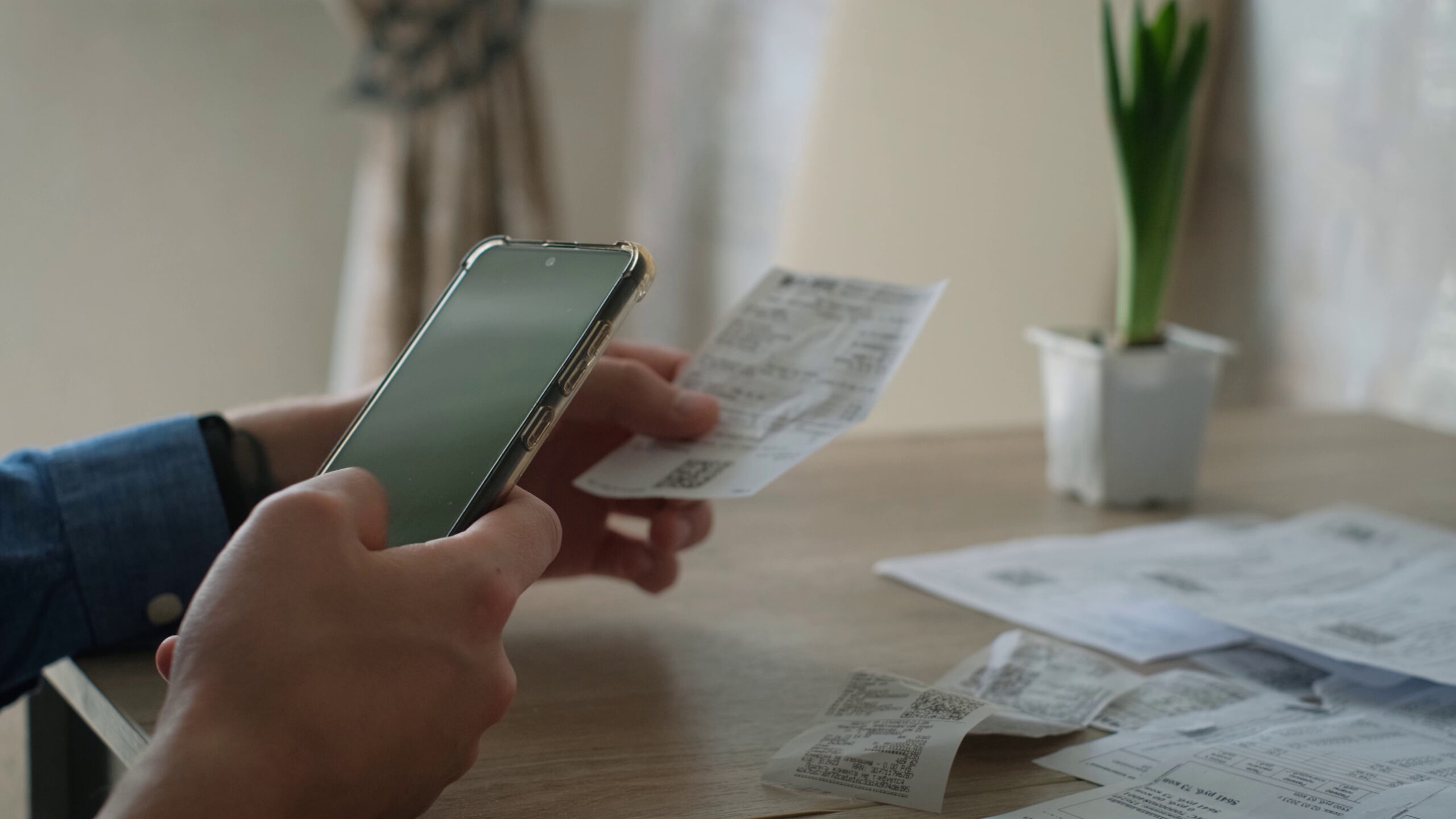 Read more about the article Love, Lies & Laundry Receipts: Catching Cheaters in the Dumbest Ways